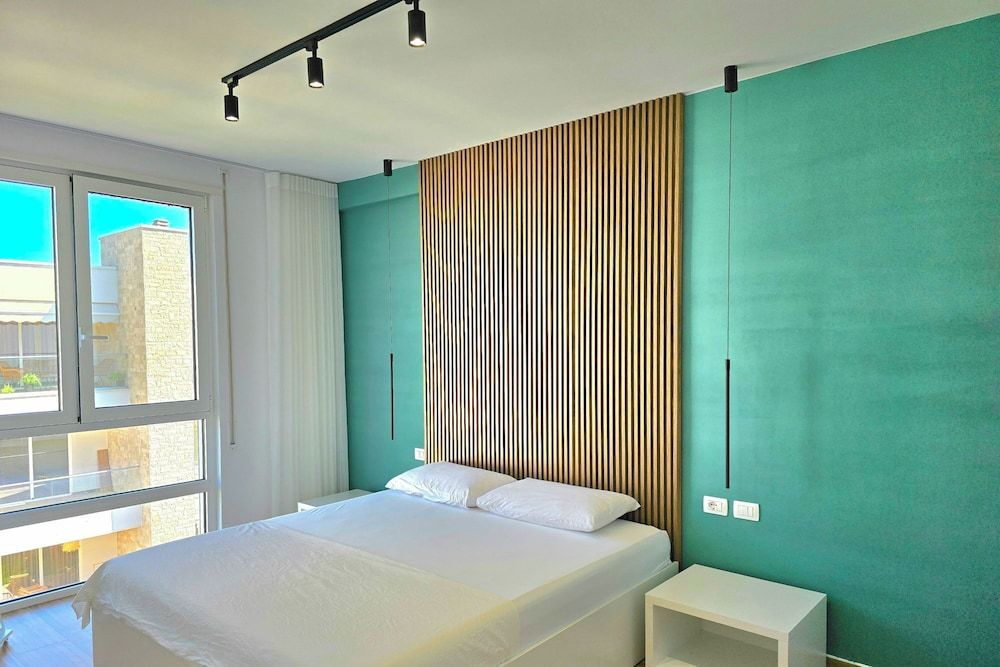 Aqua Bliss Apartment - Room - 1