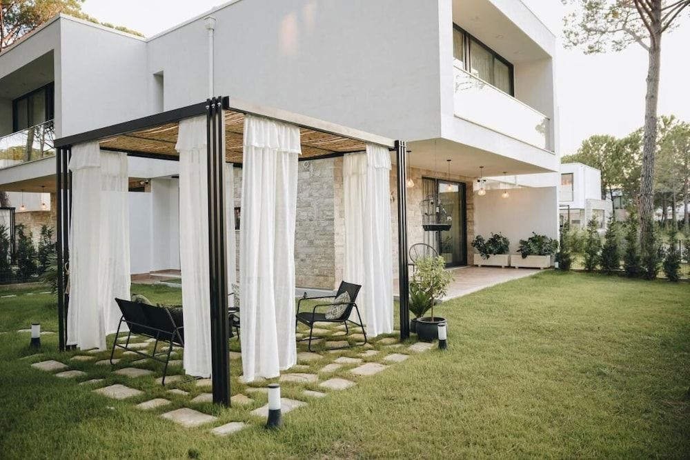 Parrot's Home Lalez Bay - Exterior - 1