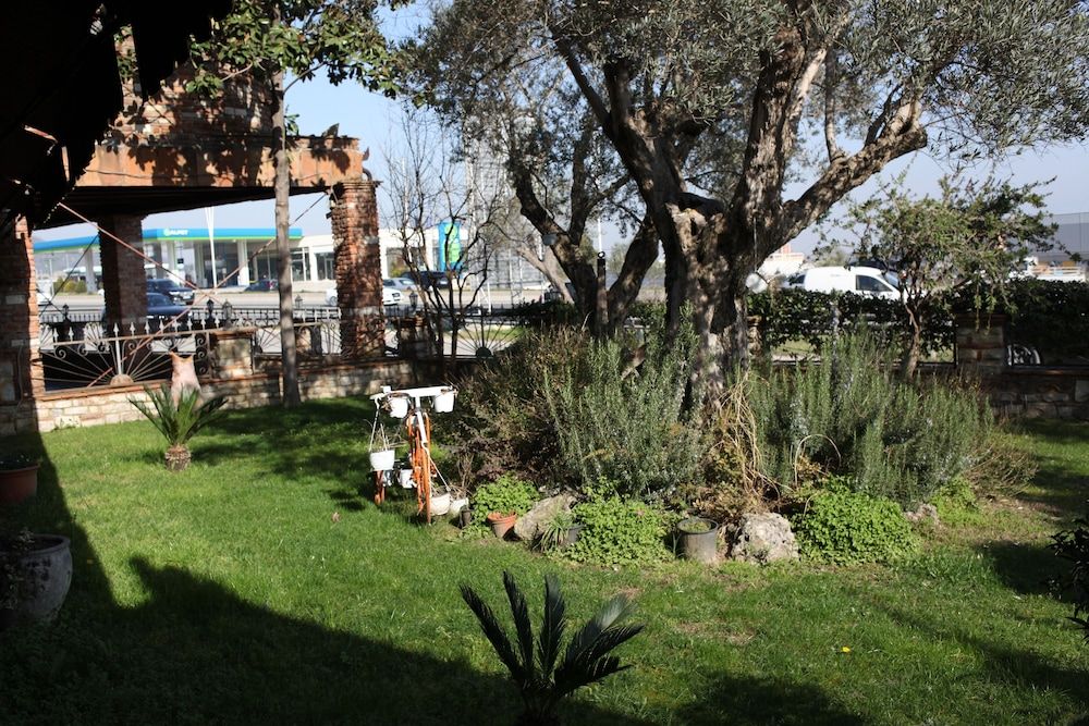 Hotel Iliada - Exterior - 2