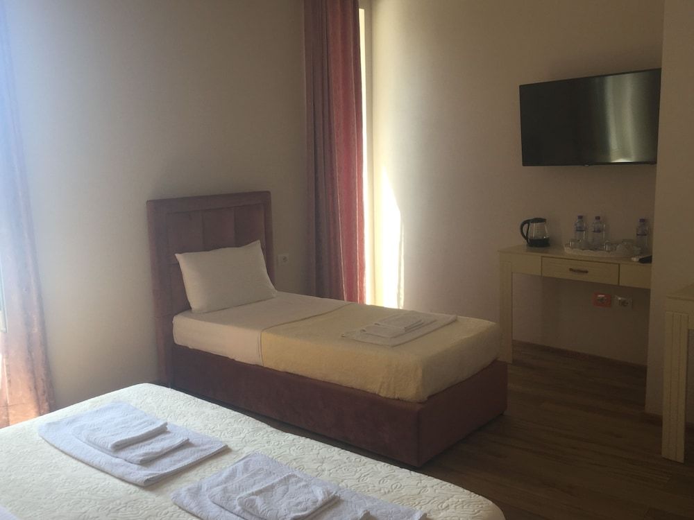 Lukas Hotel - Room - 2