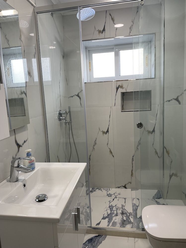 Peace Apartments - Bathroom - 1