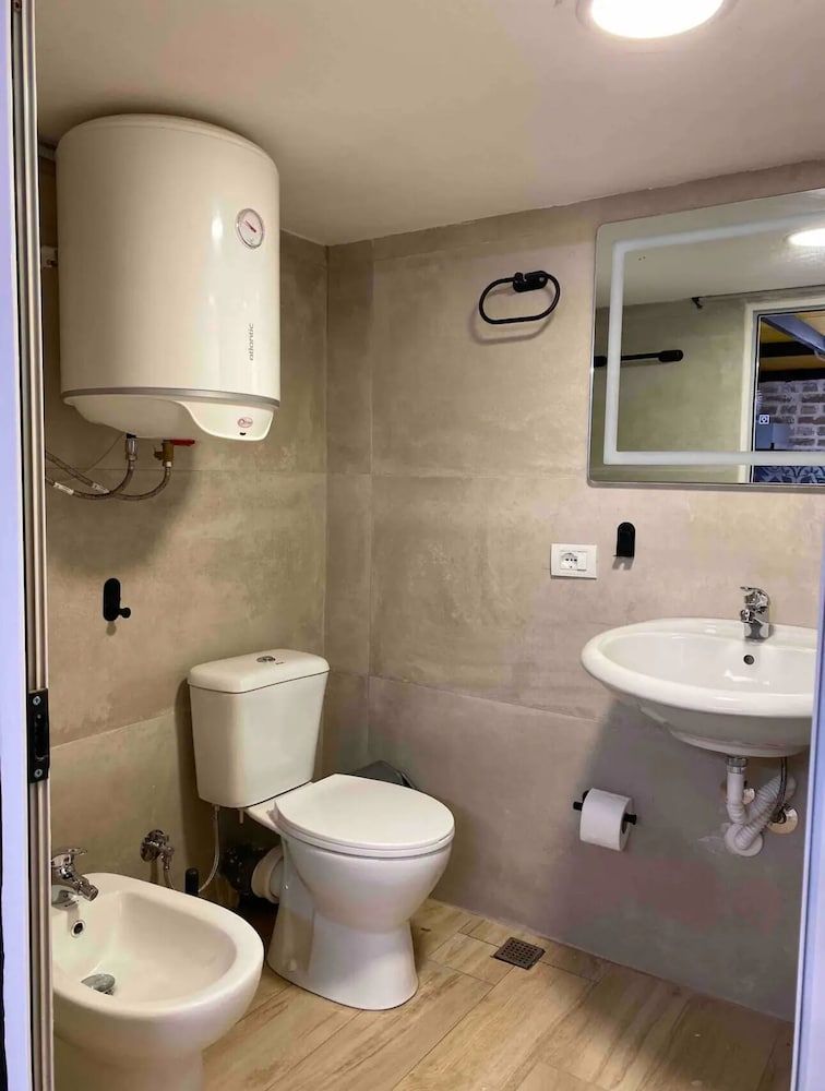 Agnes Duplex - Bathroom - 4