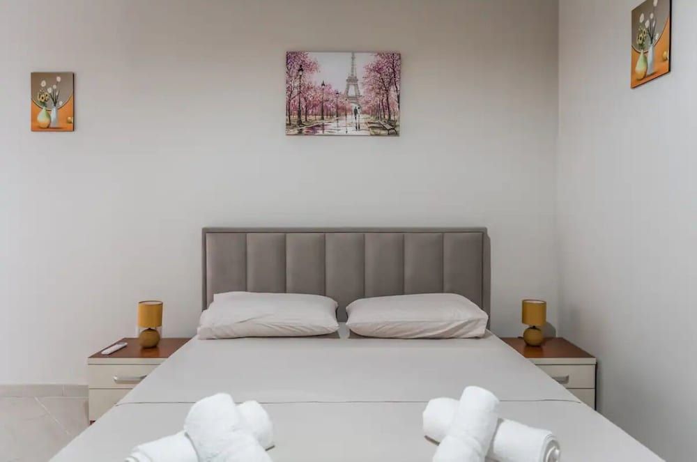 Blue Oasis Beachfront - Room - 1