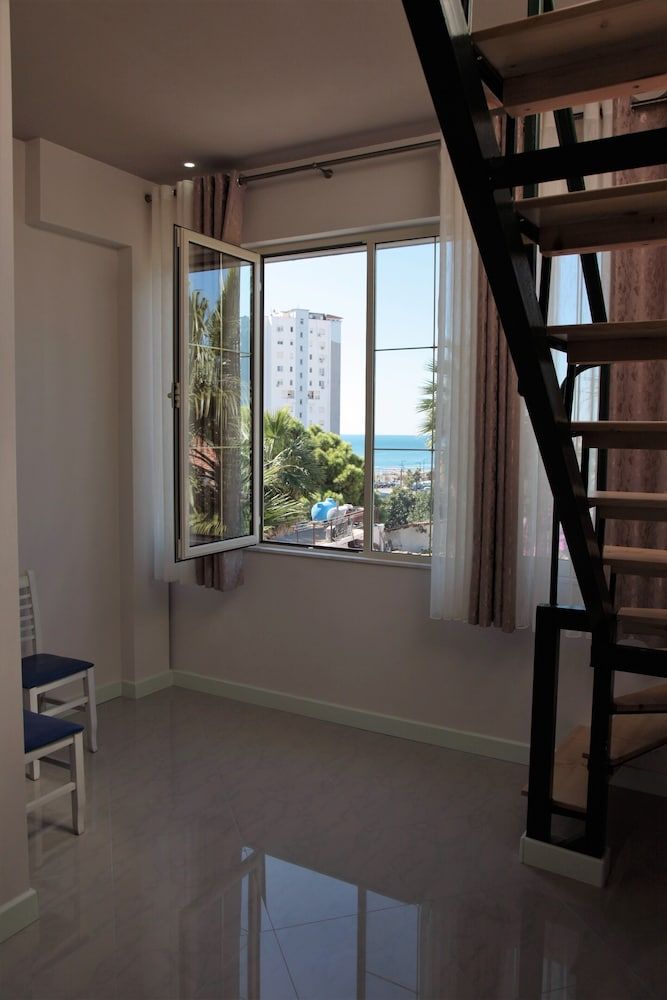 Hotel Veliera - Exterior