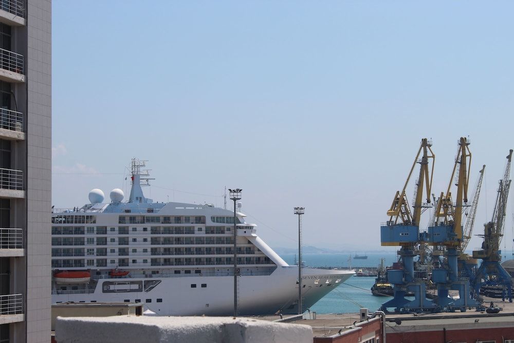 Hotel Veliera - Exterior - 1