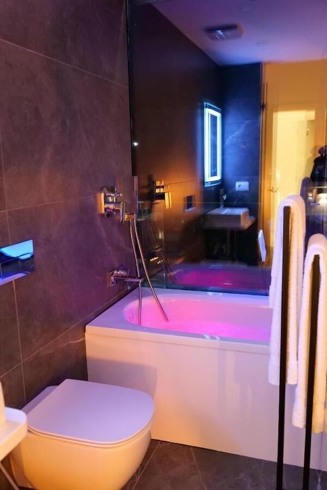 Nili Deluxe - Bathroom - 4