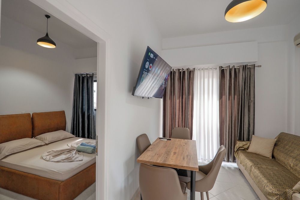 Hoteleks - In-room dining - 1