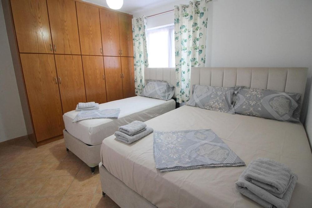 Stunning Sea View 1-bed Apartment in Sarande - Room - 2