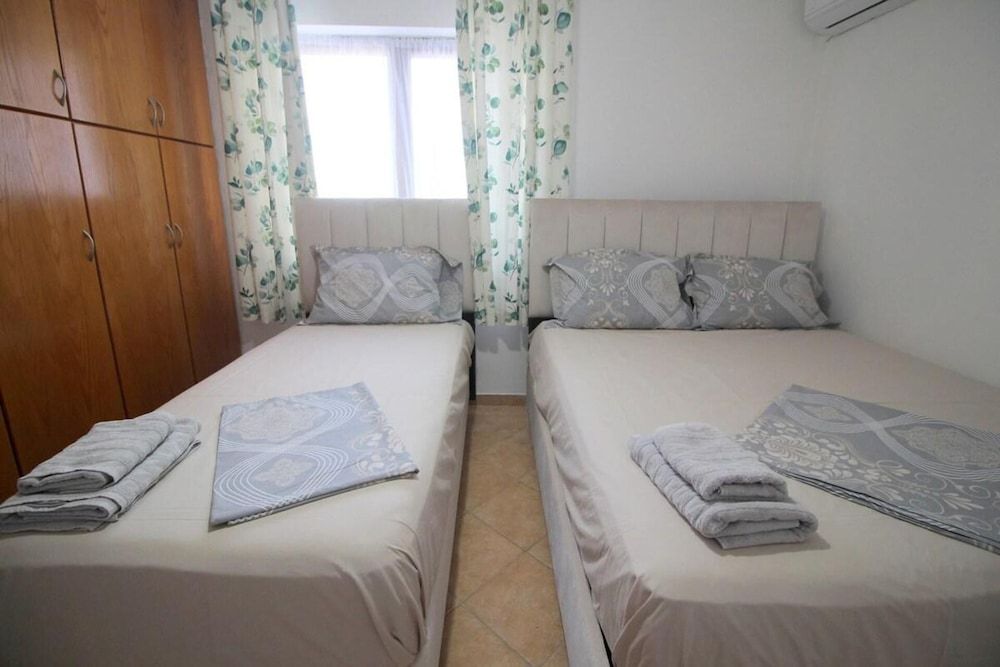 Stunning Sea View 1-bed Apartment in Sarande - Room