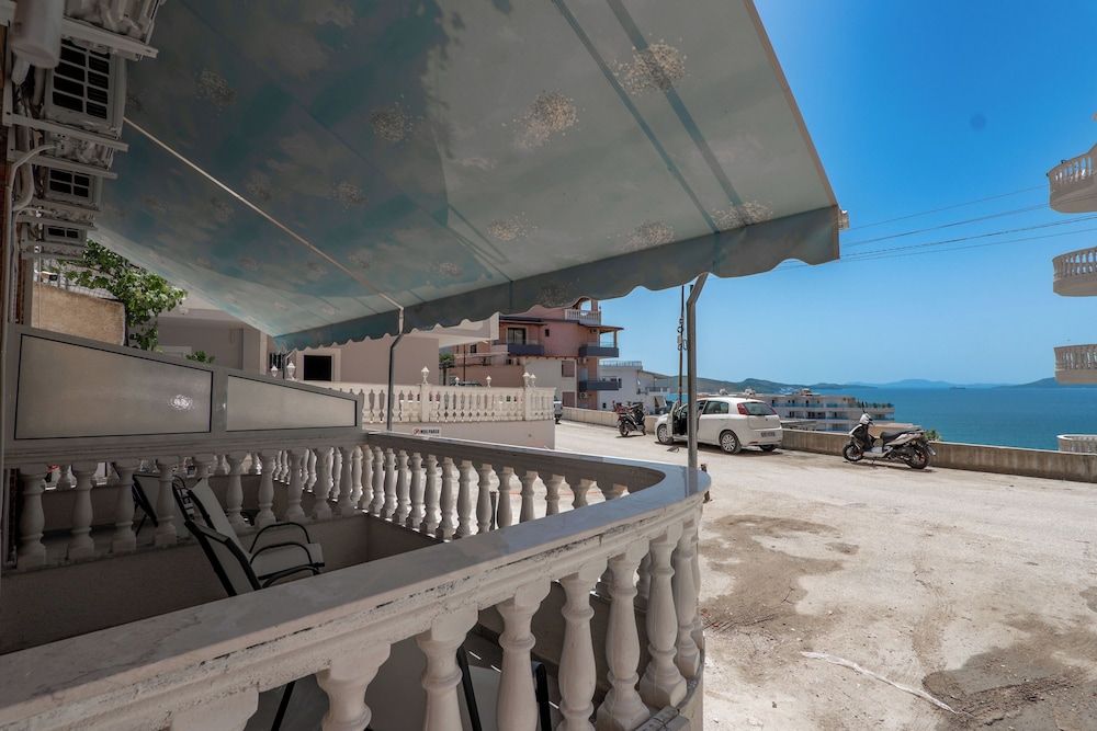 Esel Apartments - Exterior