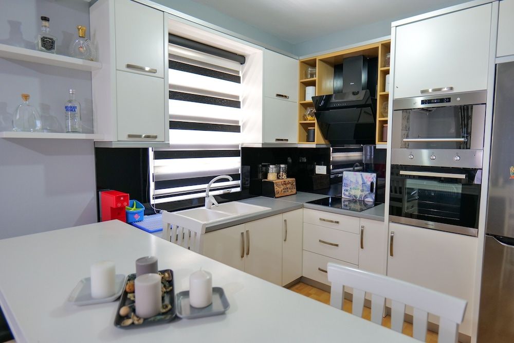 Ansel Home - Private kitchen - 2