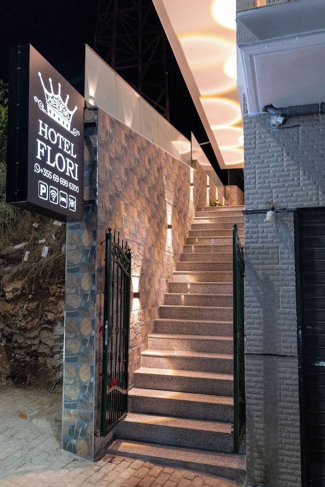 Hotel Flori - Exterior - 1