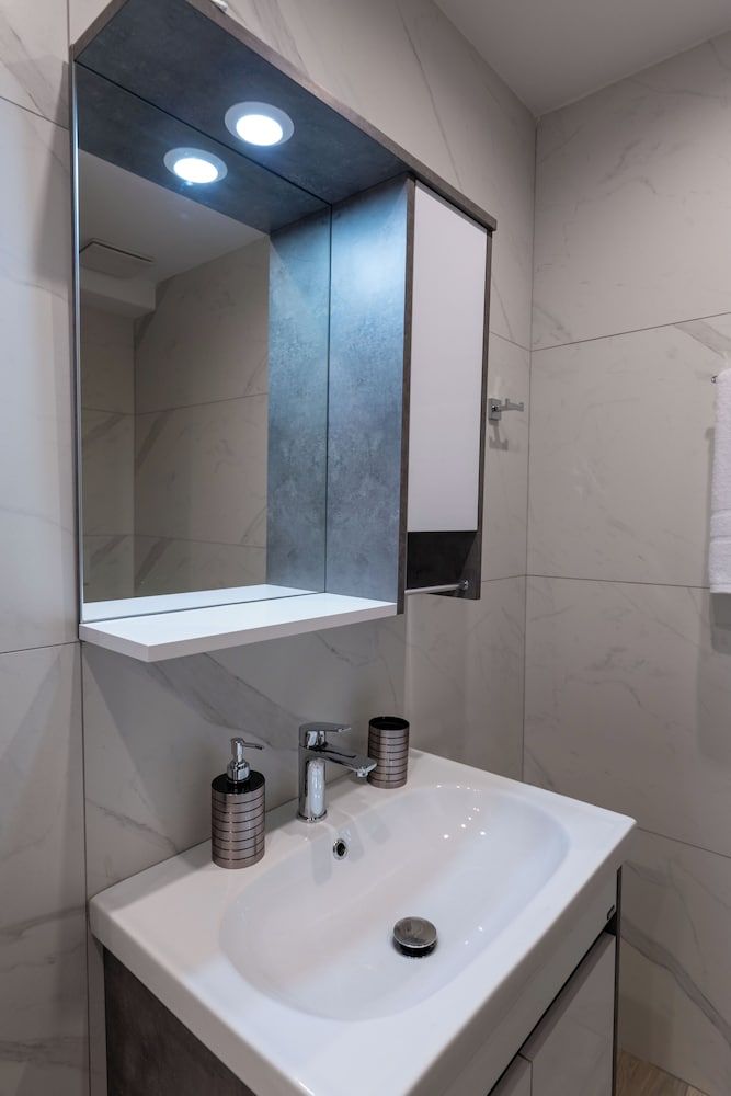 Hotel Flori - Bathroom - 4