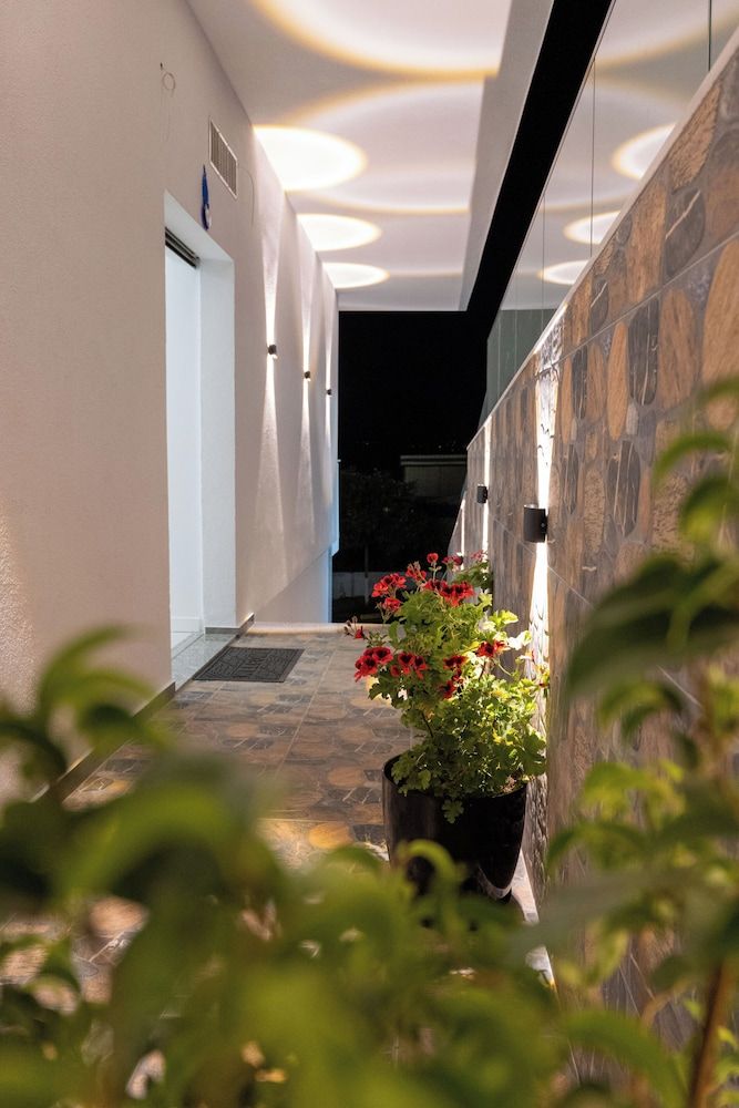 Hotel Flori - Exterior - 2