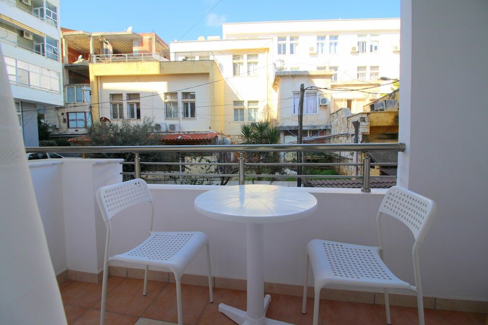 Elena Hotel - Balcony - 3