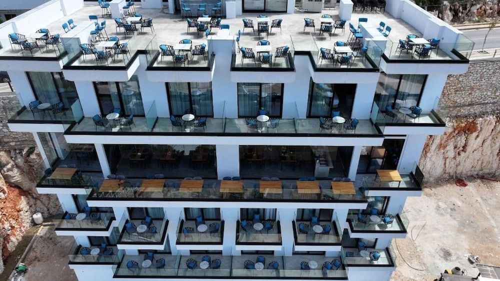 Litan Hotel - Exterior