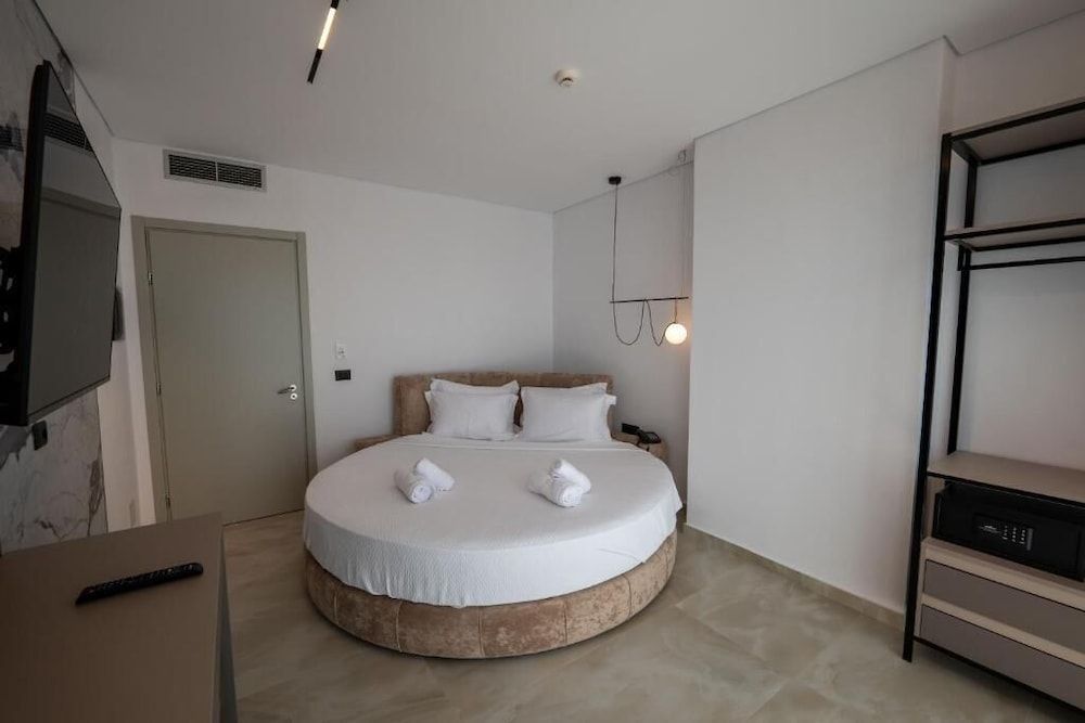 Litan Hotel - Room - 4