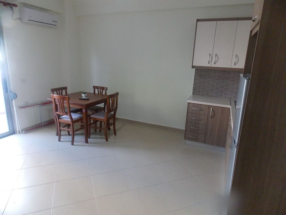 Doka Luxury Apartments - In-room dining - 1