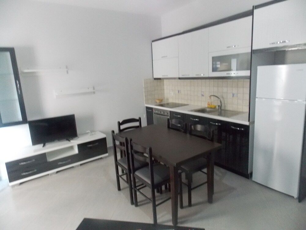 Doka Luxury Apartments - Private kitchen - 3