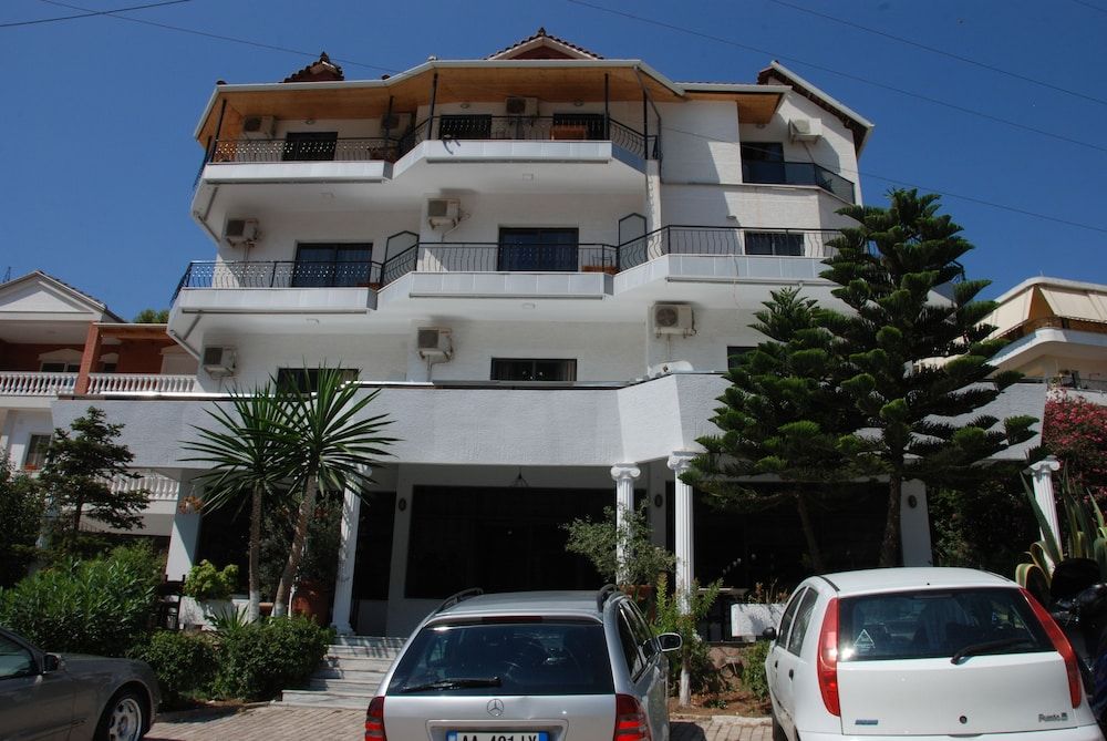 Hotel Freskia - Exterior