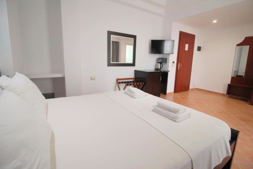 Hotel Oskar - Room - 3