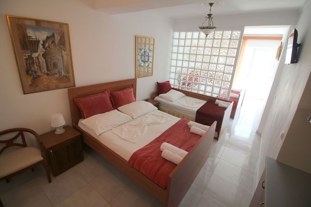 Hotel Olympia - Room - 4