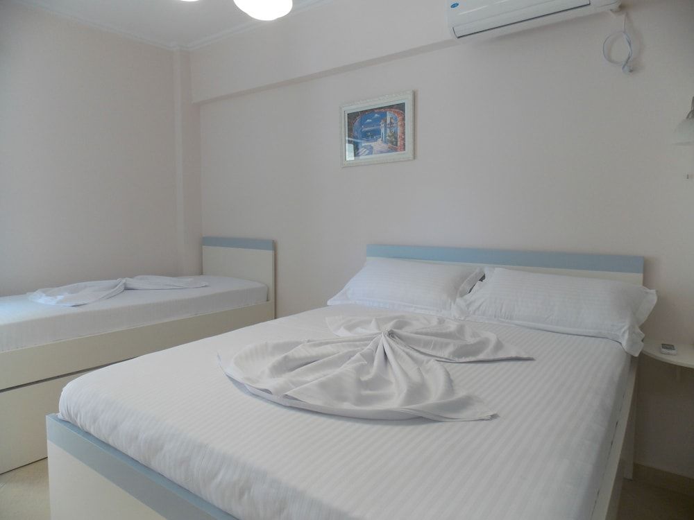 Amber Apartments - Room - 4