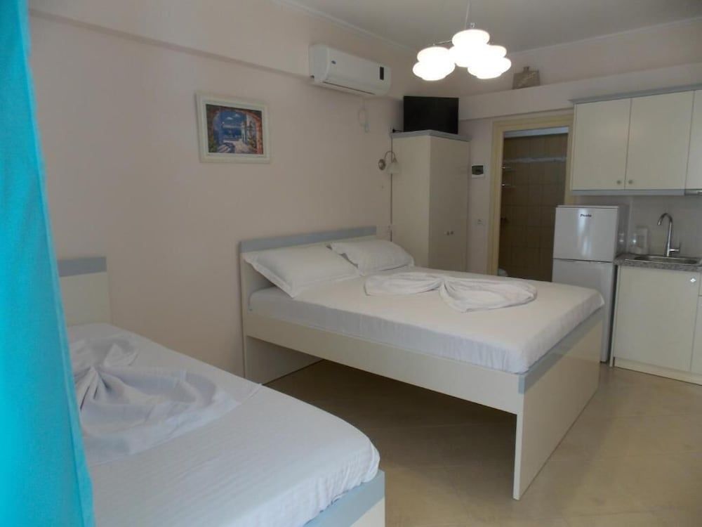 Amber Apartments - Room - 3