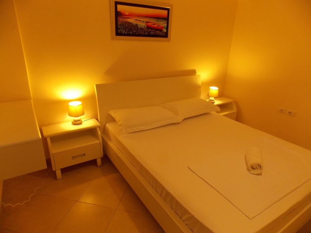 Amber Apartments - Room - 1