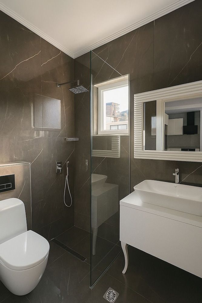 Oceanic Luxury Apartments - Bathroom - 2