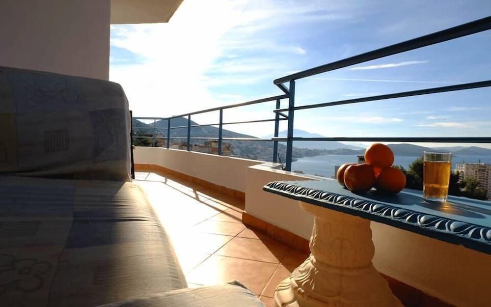 Hakuna Matata Hostel - Terrace/patio - 3