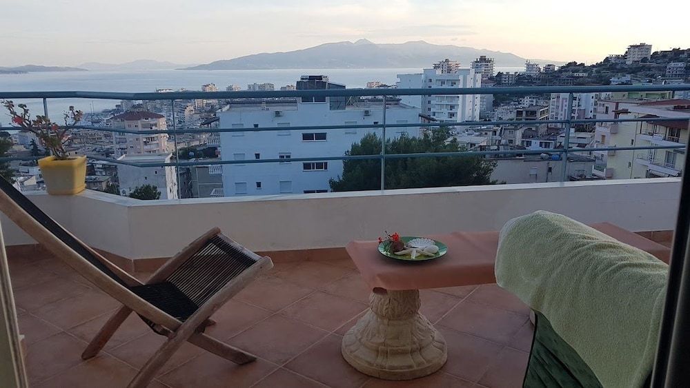 Hakuna Matata Hostel - Terrace/patio - 4