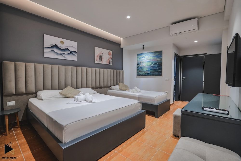 Hotel Alpha - Interior - 3