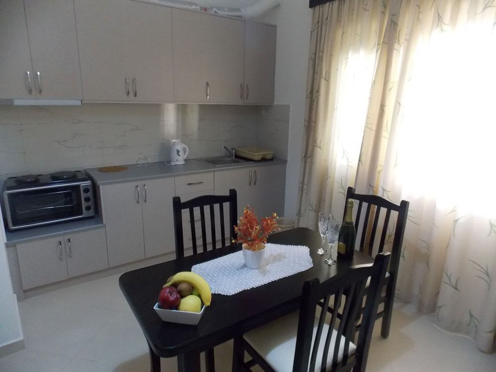 Relax Apts Saranda - Private kitchen - 3