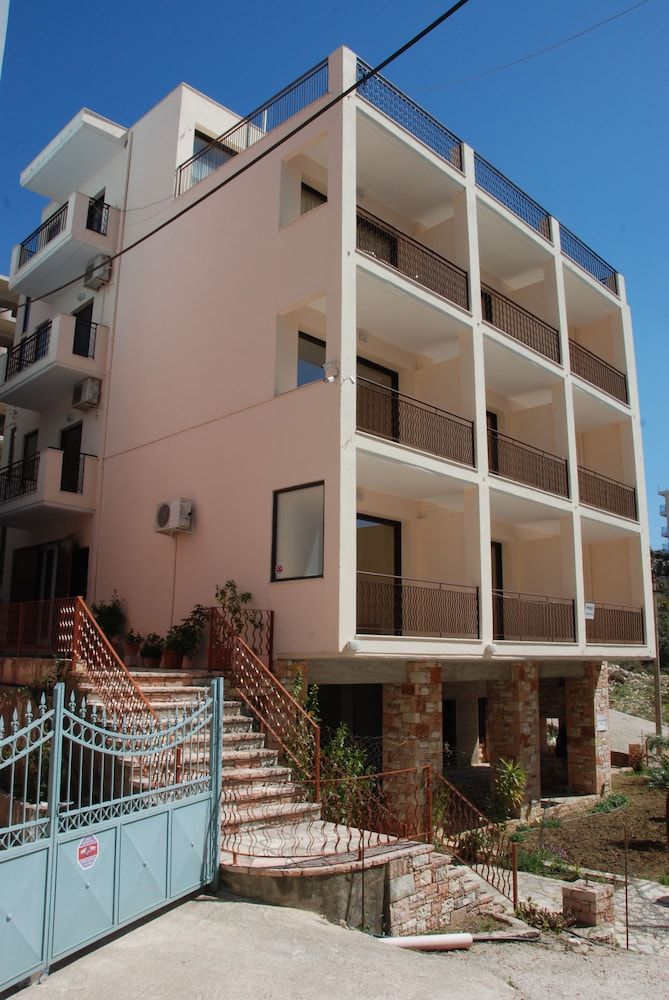 Nikos Hotel and Apartments - Exterior - 1