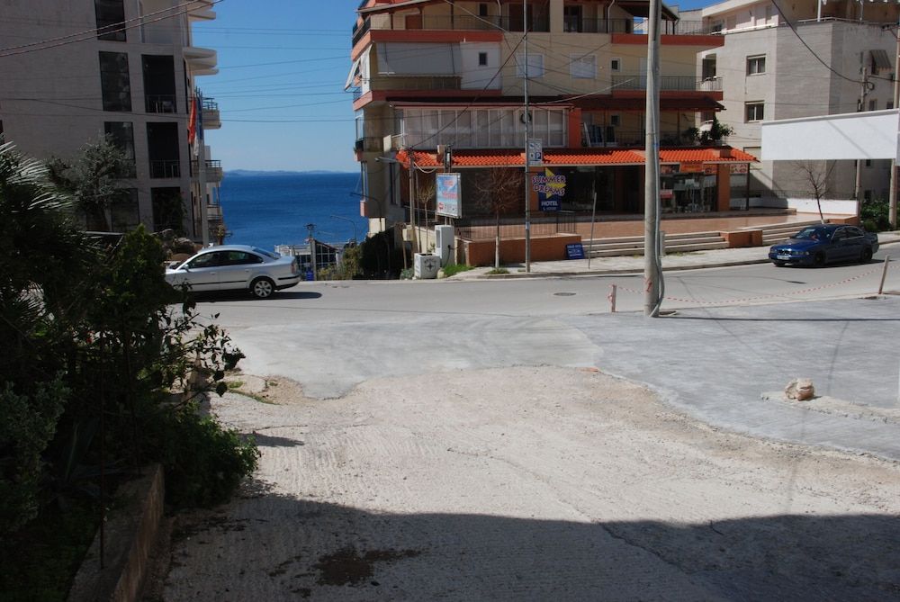Nikos Hotel and Apartments - Exterior - 4