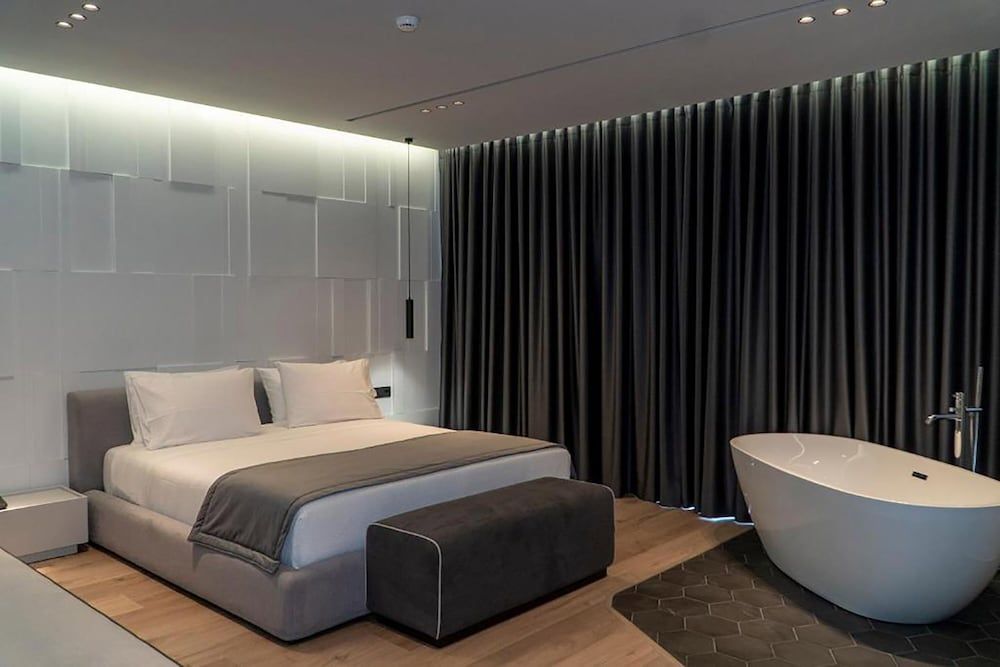 Center Hotel - Room - 1