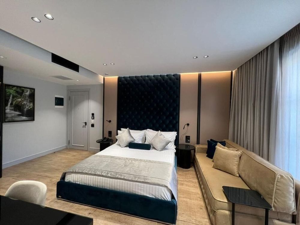 Rozafa Palace Hotel - Room - 1