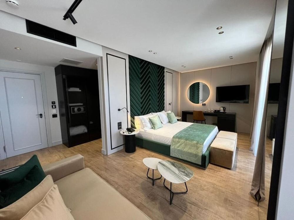 Rozafa Palace Hotel - Room - 2