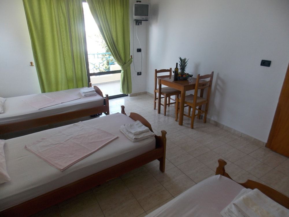 Blue Saranda Hotel - Room - 1