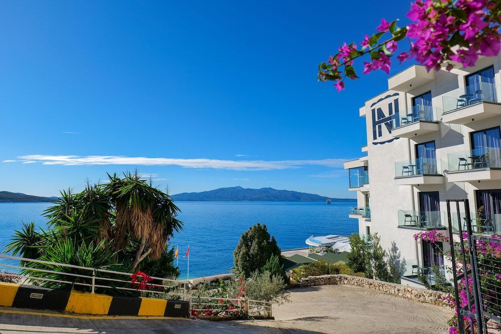 Hotel Nertili - Exterior - 1