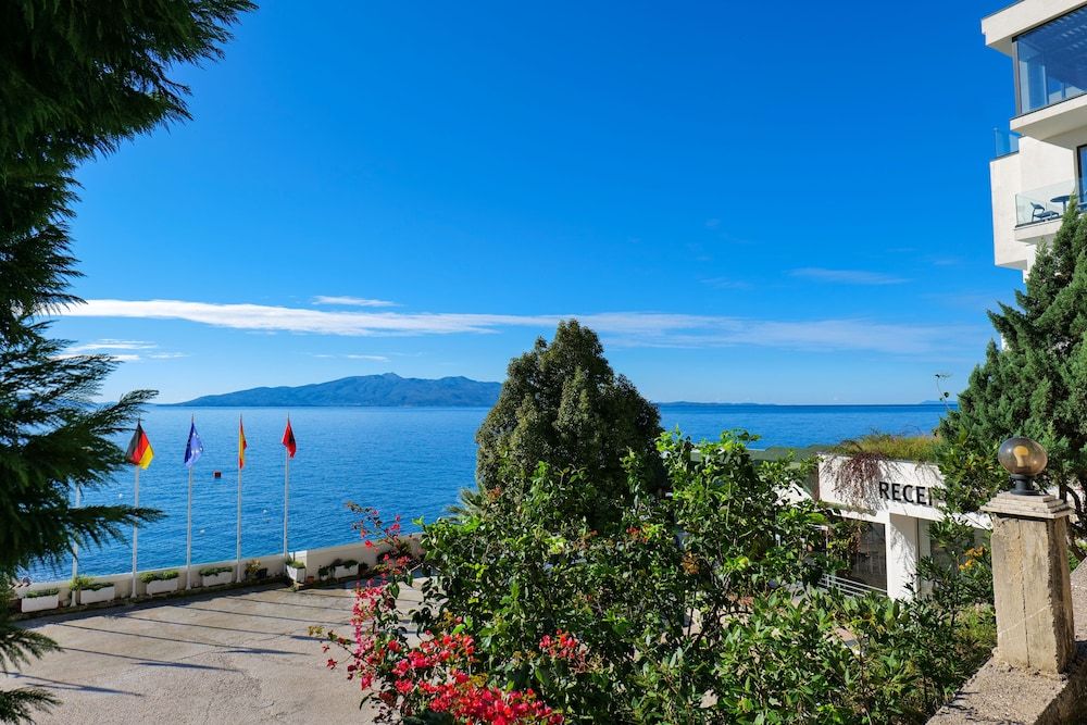 Hotel Nertili - Exterior - 2