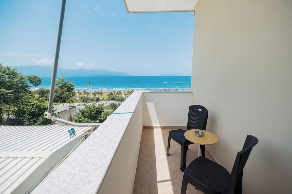 Voyage Villa - Balcony