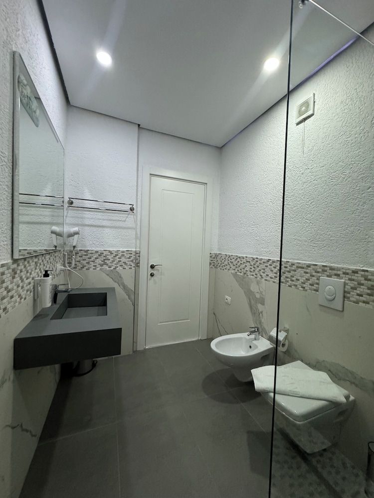 Hotel Britania - Bathroom - 1