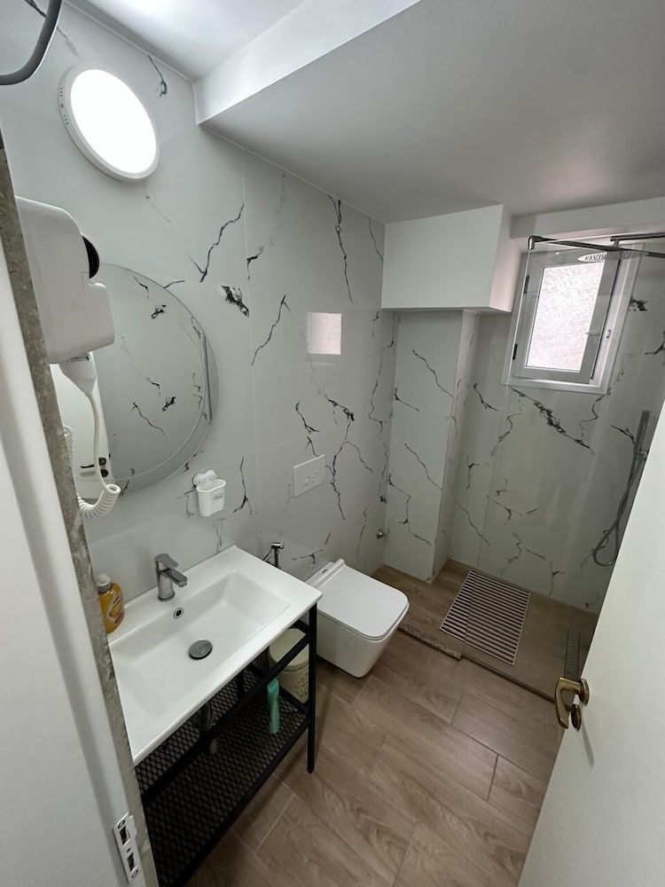 Hotel HER - Bathroom - 4