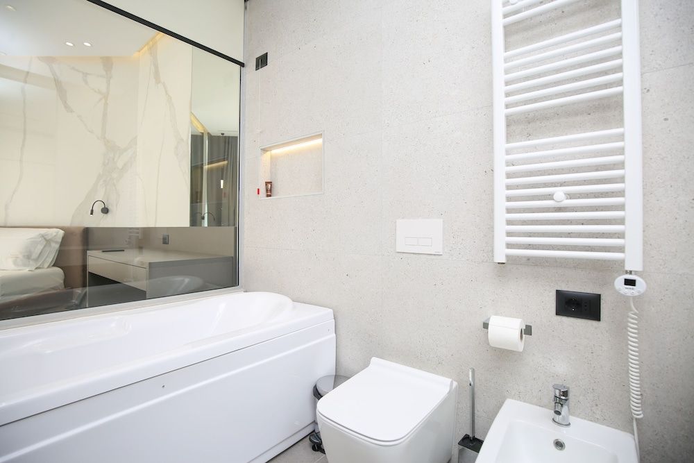 Charm Hotel - Bathroom - 2