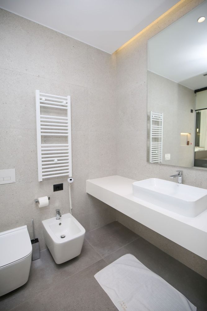 Charm Hotel - Bathroom - 4