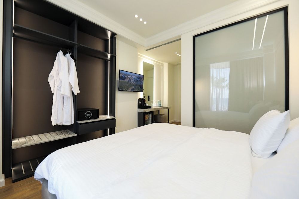Hotel Adore - Room - 4