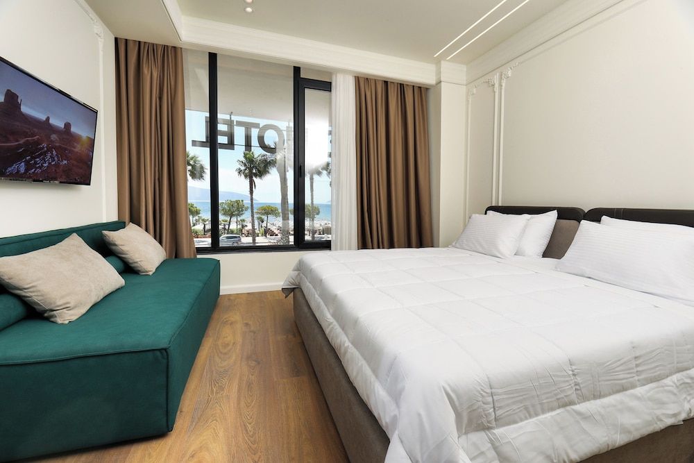 Hotel Adore - Room - 3