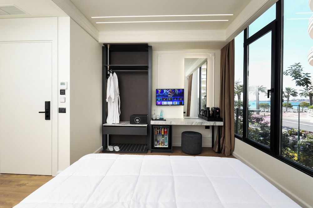 Hotel Adore - Room - 1